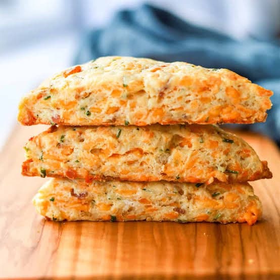 Bacon, Sharp Cheddar & Chive Scones (Pack of 4)